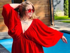 SladaDell - blond female with  big tits webcam at LiveJasmin