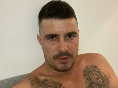 SocialLion from LiveJasmin