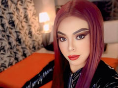 SofhieSantos - shemale with black hair webcam at LiveJasmin