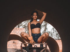 SofiaTayler - female with black hair and  big tits webcam at LiveJasmin