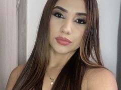 SofiaLondres - female with brown hair and  small tits webcam at LiveJasmin