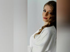 SofiaReses - blond female with  big tits webcam at LiveJasmin