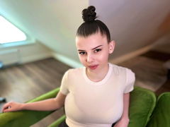 SonyaSuns from LiveJasmin