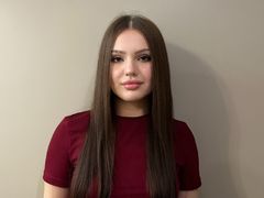 SophiaTores - female with brown hair webcam at LiveJasmin
