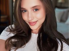 SophieCassel - female with brown hair and  big tits webcam at LiveJasmin