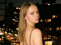 SophiePeachy from LiveJasmin