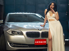 HollyParker - female with black hair and  big tits webcam at LiveJasmin