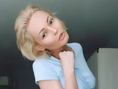 SophieCrach - blond female with  big tits webcam at ImLive