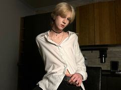 SorenKai - male webcam at LiveJasmin