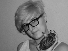 SparkArya - female with brown hair webcam at LiveJasmin