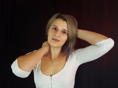 SparkArya - female with brown hair webcam at LiveJasmin