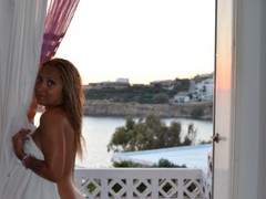 Squirtyna - blond female with  big tits webcam at LiveJasmin