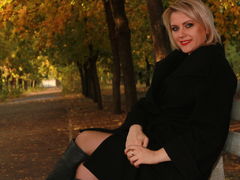 ParadisApples - female with brown hair webcam at LiveJasmin