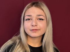 StefaniaTant from LiveJasmin