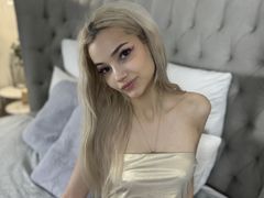 StellaFray - blond female webcam at LiveJasmin