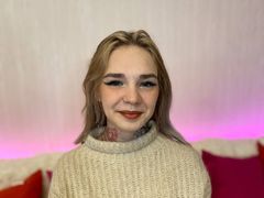StellaGraund - blond female with  big tits webcam at LiveJasmin