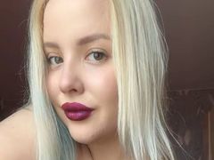 StellaWatts - blond female webcam at LiveJasmin