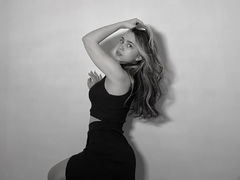 StephanieBeck - female with red hair webcam at LiveJasmin