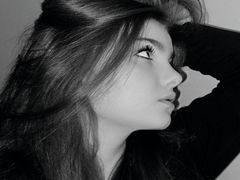 StephanieMiller - female with brown hair webcam at LiveJasmin