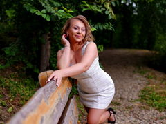 StephanieRiddle - female with brown hair and  big tits webcam at LiveJasmin