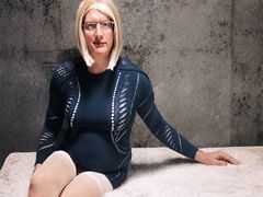 StephanieSissy - blond shemale webcam at LiveJasmin