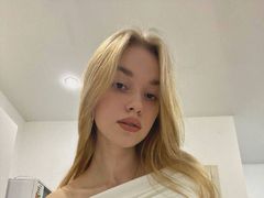 SteshaShow - blond female webcam at LiveJasmin