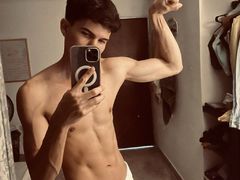 StivenGil - male webcam at LiveJasmin