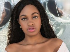 StormiHills - female with brown hair and  big tits webcam at xLoveCam