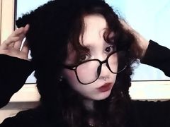 SunnivaCrumbley - female with brown hair webcam at LiveJasmin