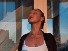 SuzieFusi from LiveJasmin