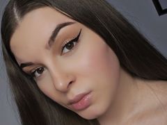 SweetpeaRaven from LiveJasmin