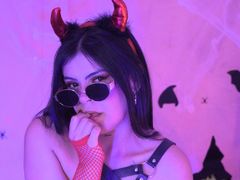 TamaraRosses - female with black hair and  big tits webcam at LiveJasmin