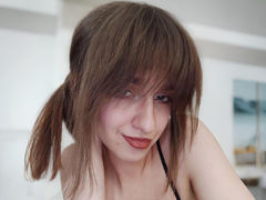 TanaDadds - female with brown hair webcam at LiveJasmin