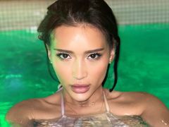 Neonnoir - female with black hair webcam at LiveJasmin