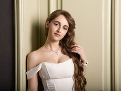 TaraKeats - female with brown hair webcam at LiveJasmin