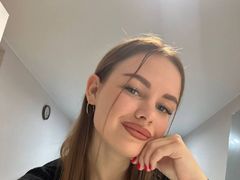 TariBrammer - female with brown hair webcam at LiveJasmin