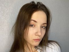 EdinaBoundy - female with brown hair and  big tits webcam at LiveJasmin