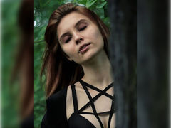 TaylorObskura from LiveJasmin