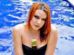 TaylorZakhar - shemale with black hair webcam at LiveJasmin