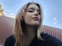 TayteBun - female with brown hair webcam at LiveJasmin