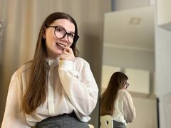 TerraTrinh - female with brown hair and  big tits webcam at LiveJasmin