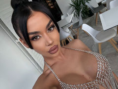 TessaMaven - blond female webcam at LiveJasmin