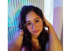 ThaisRose - female with black hair and  big tits webcam at LiveJasmin