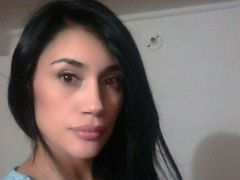 ThamaraLuna - female with black hair and  small tits webcam at LiveJasmin
