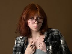 CweneArrowsmith - female with brown hair webcam at LiveJasmin