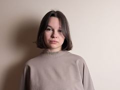 TiaraDinkle - female with brown hair webcam at LiveJasmin