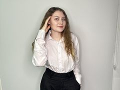 TiffaneyFernades - blond female webcam at LiveJasmin