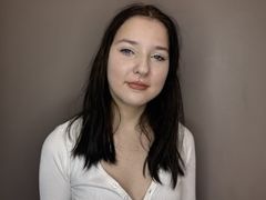 TinaBurton - female with brown hair and  big tits webcam at LiveJasmin