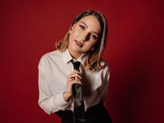 TinaBurton - female with brown hair and  big tits webcam at LiveJasmin