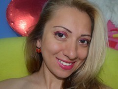 Squirtyna - blond female with  big tits webcam at LiveJasmin